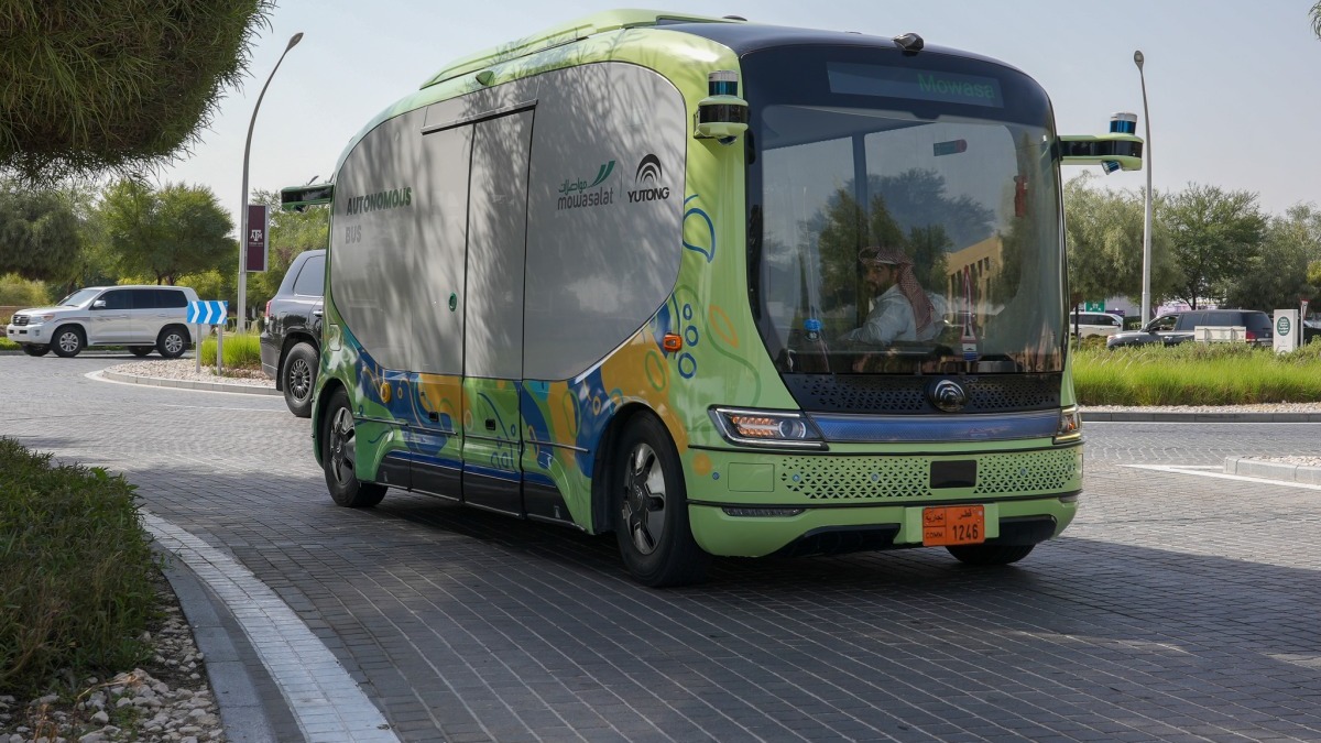 Qatar’s First Self-Driving Electric Bus Takes Center Stage