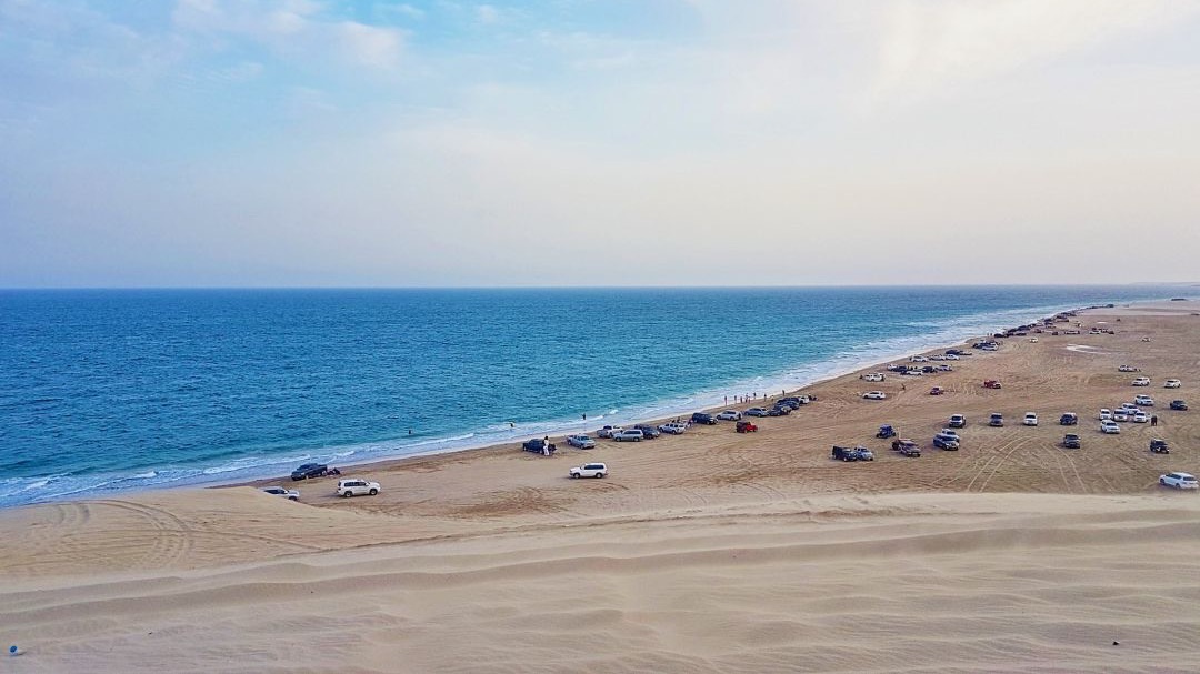 Qatar’s Coastal Gems: Exploring the Charm of Free Public Beaches