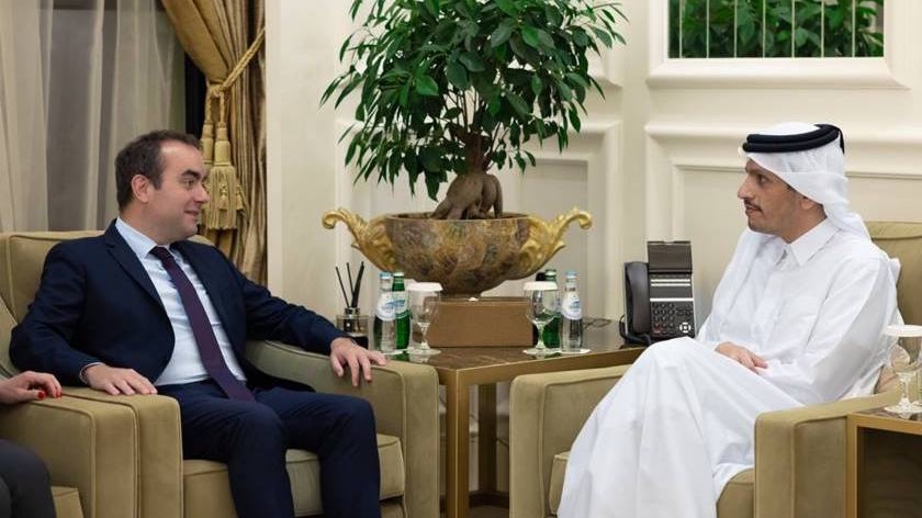 Qatar’s Prime Minister addresses the Gaza conflict in talks with the French Minister of Armed Forces