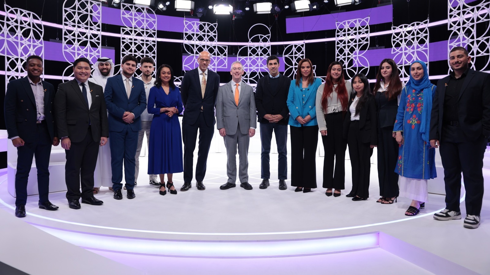 مناظرات الدوحة، التابعة لمؤسسة قطر، تطرح حوارًا حول مفهوم الجدارة والعدالة في النجاح